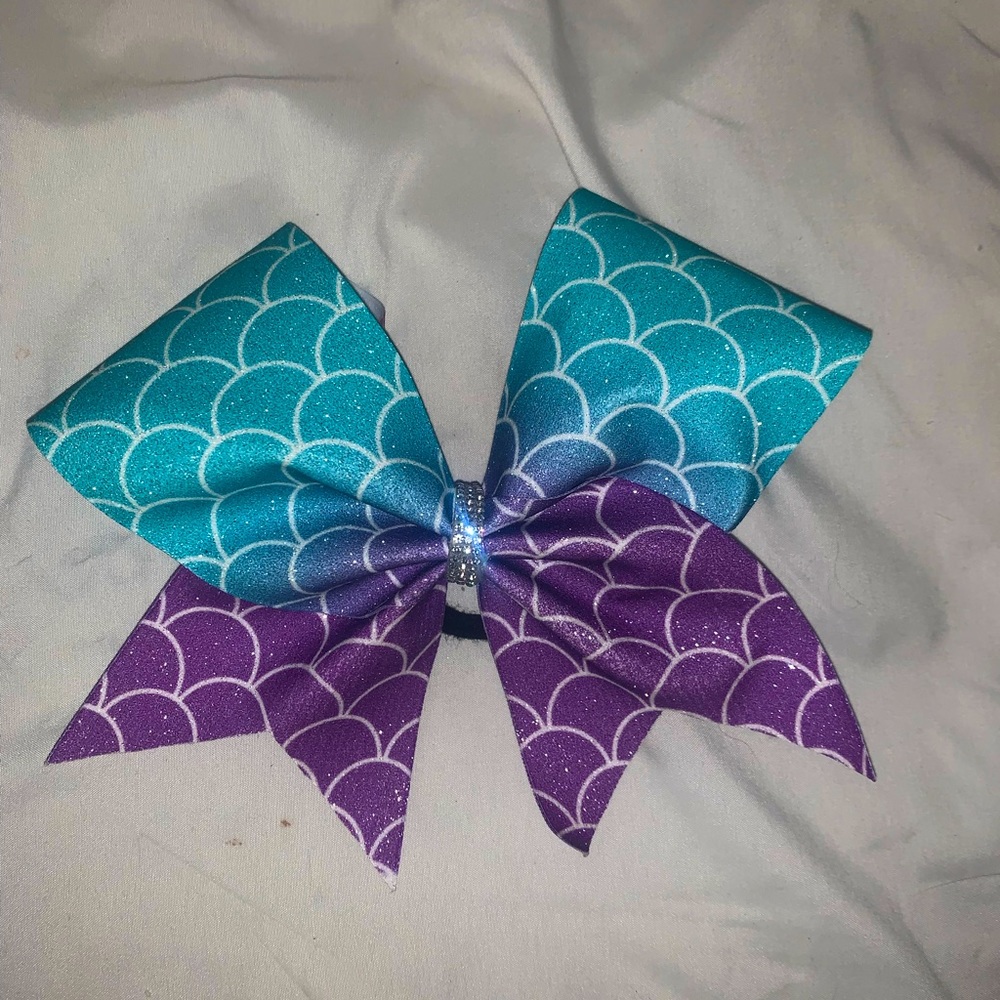 Cheer bow!